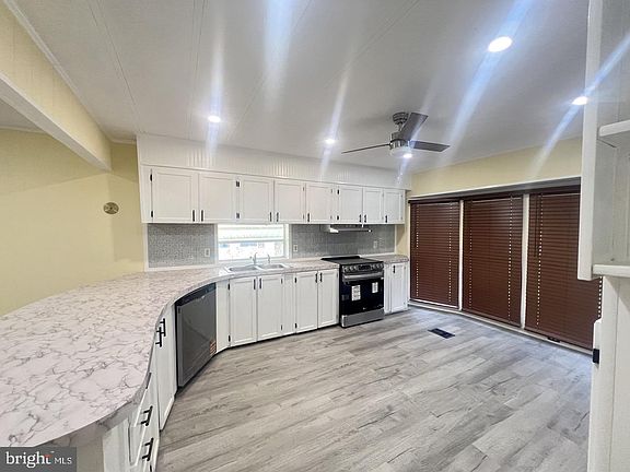 4th image of 202 Mount Laurel Dr