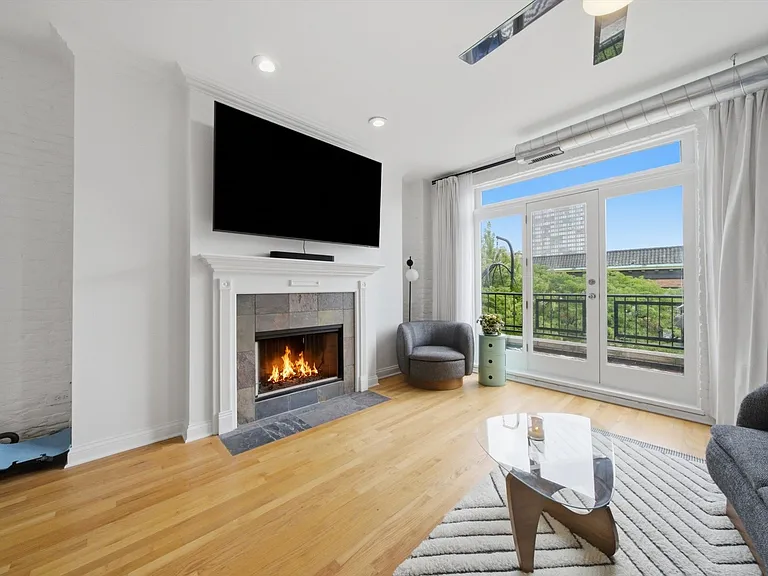 5302 N Winthrop Ave #4 — Photo 6