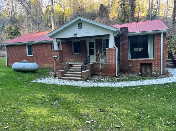 150 Bull Hollow Rd, Bryson City, NC 28713