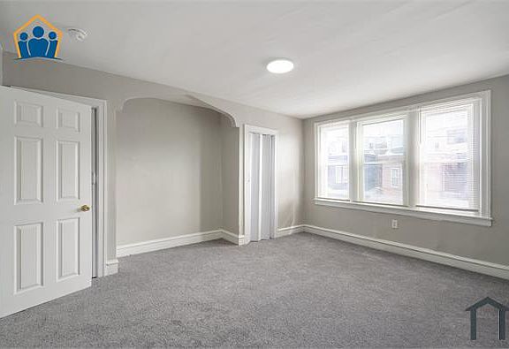 5th image of 525 E Ashmead St