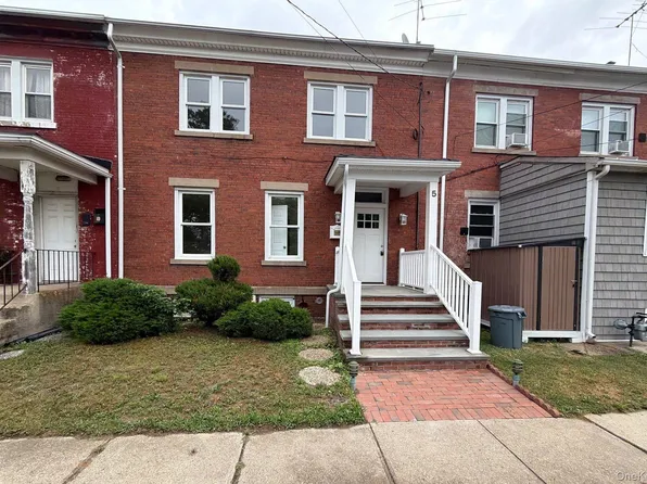 5 Columbia Street, Farmingdale, NY 11735