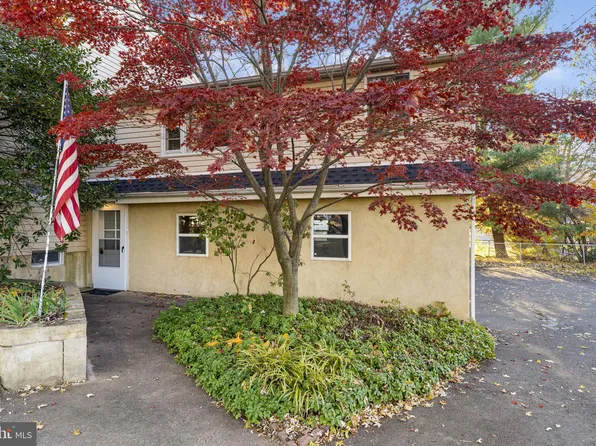 225 Pershing Ave APT A, Horsham, PA 19044