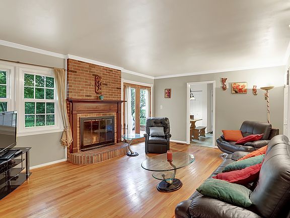 3rd image of 13609 White Barn Ln