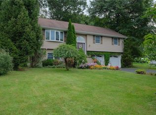 123 Burke Ct, Buchanan, NY 10511