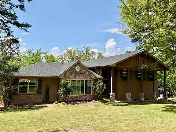 3rd image of 2 Briarwood Ln