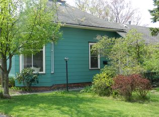 304 S Delia St, Ludington, MI 49431