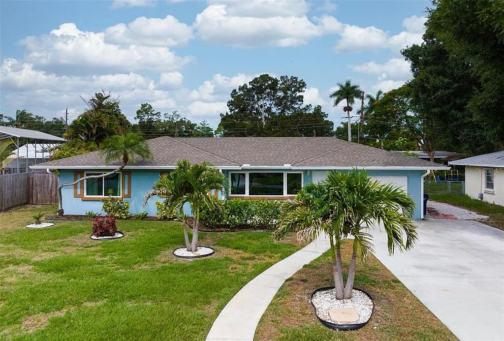 3 bed, 2.0 bath, 1571 sqft, $2,700 — Photo 1