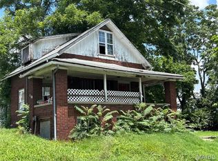 210 S Skaggs St, Harrisburg, IL 62946