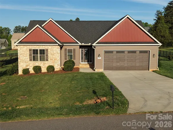 172 Staffordshire Dr, Statesville, NC 28625