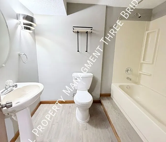 43 Kingspointe Dr — Photo 21