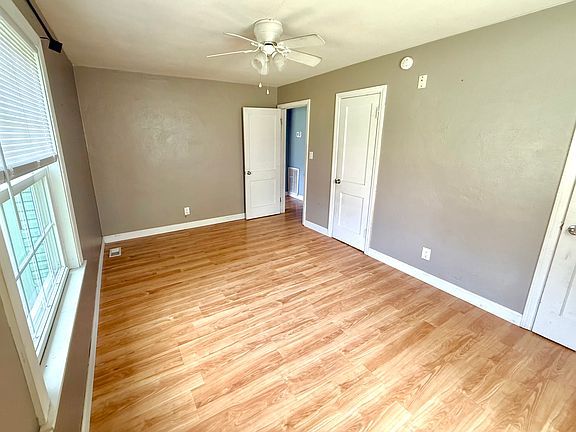 5th image of 221 Cypress Rd