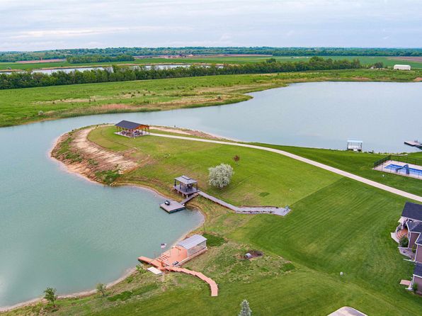 2739 Wet Stone Dr, Salina, KS 67401