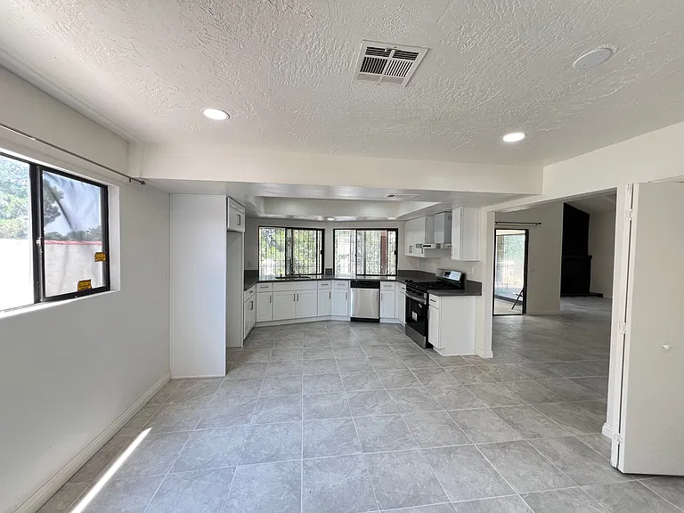 13850 Dahlgren Dr — Photo 4