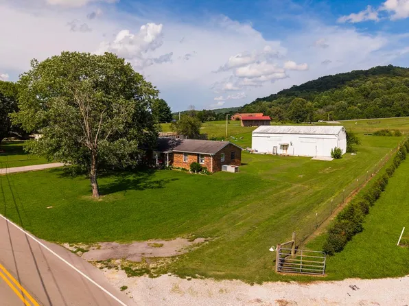3945 SE Seven Springs Rd, Cookeville, TN 38506
