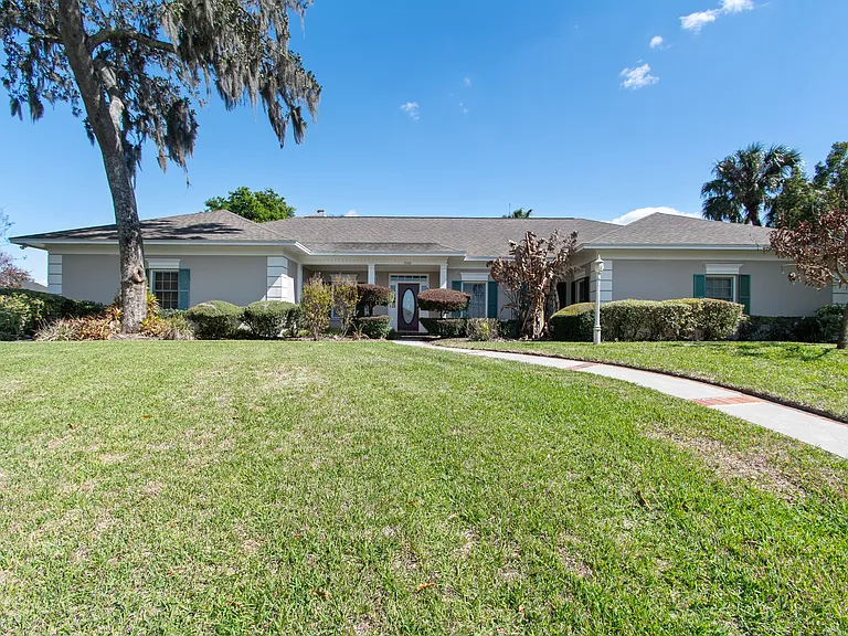10002 Hunt Cliff Dr — Photo 3