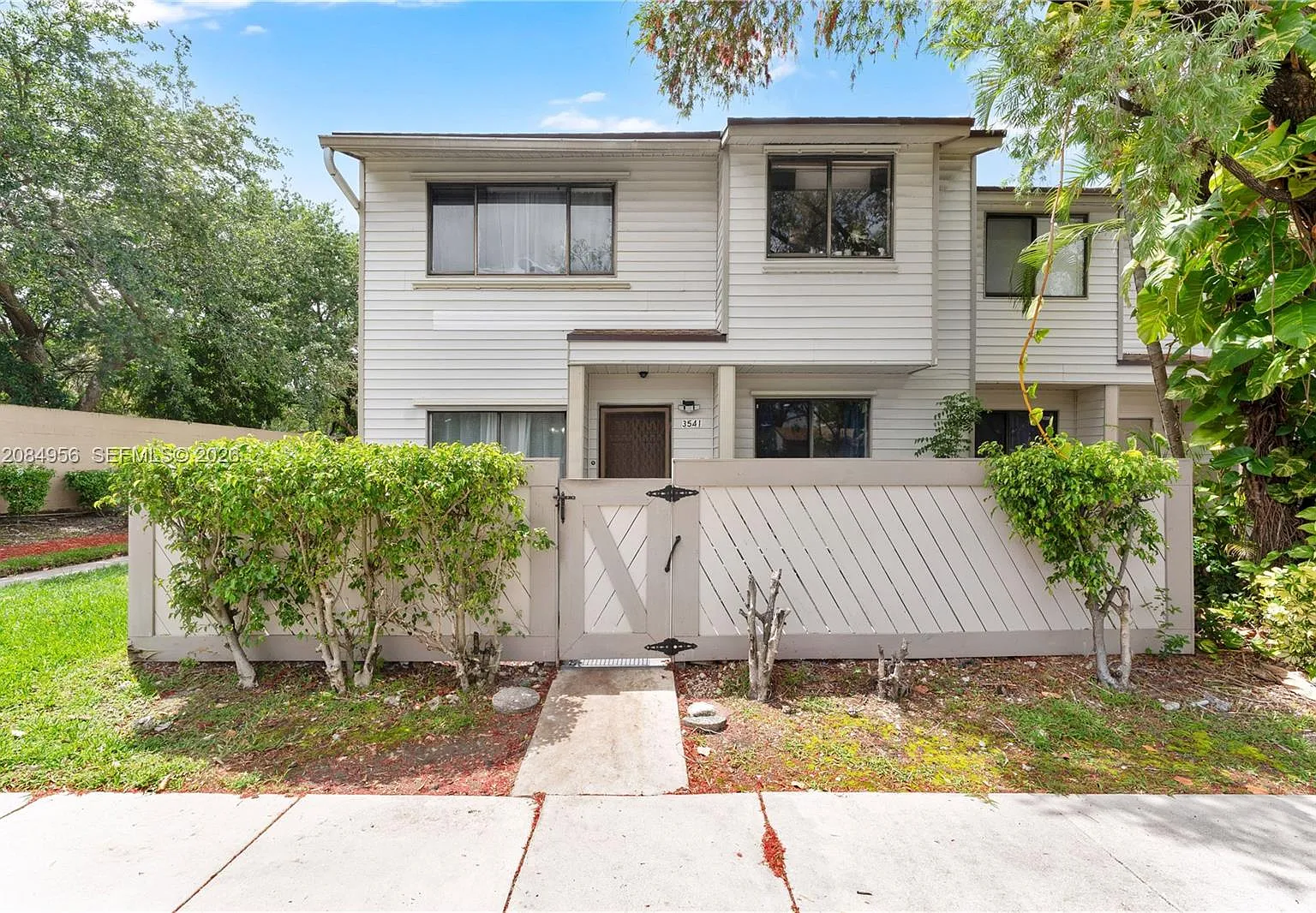 Nob Hill At Welleby Condo — Photo 1
