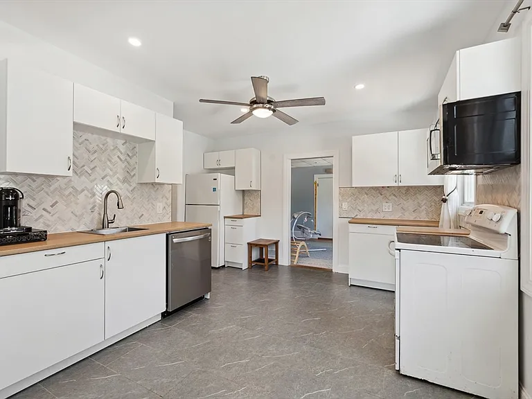 90 Irving St #2 — Photo 5