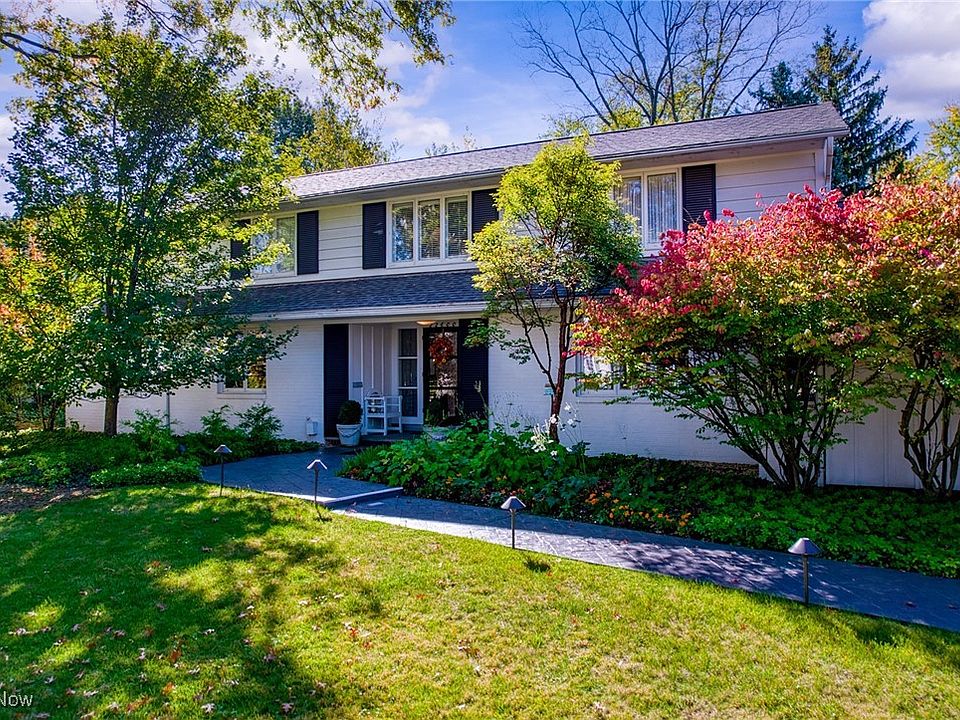 1st image of 22600 Canterbury Ln