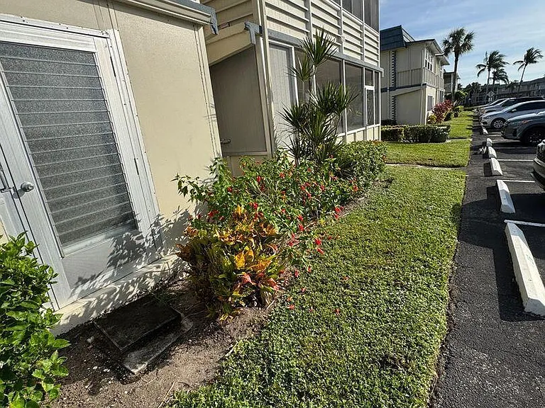 201 Brittany E — Photo 23