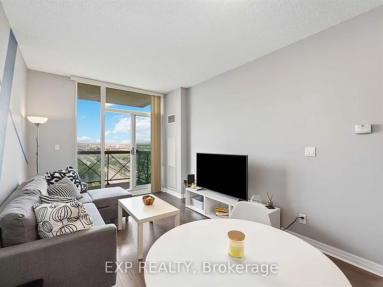 1359 Rathburn Rd E — Photo 6