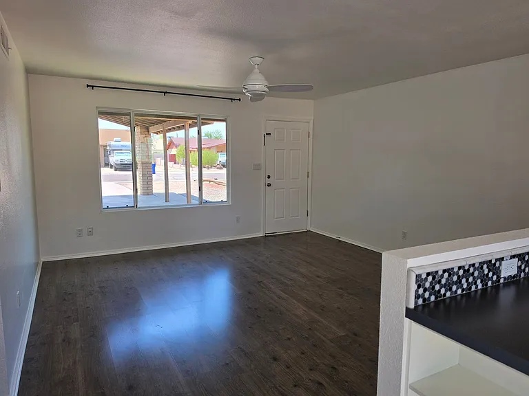 1506 E Palmdale Dr — Photo 8