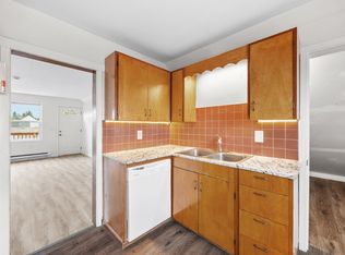 1114 8th Ave NW #B, Puyallup, WA 98371