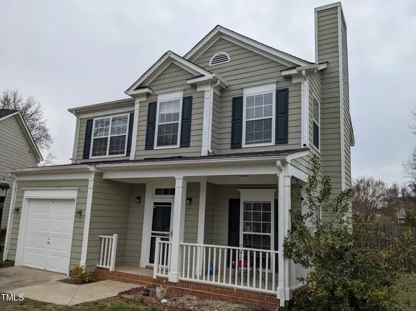 320 Hallwood Ct, Holly Springs, NC 27540