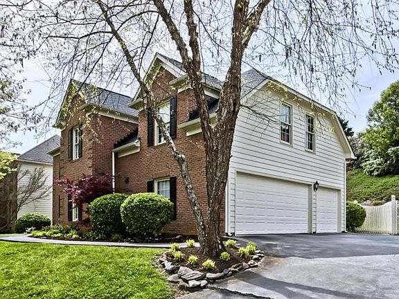 2nd image of 8225 Birch Run Ln