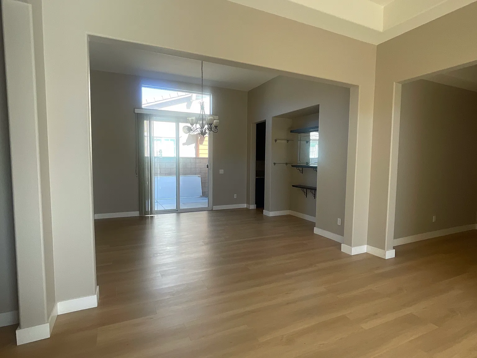 6 bed, 4.5 bath, $1,800 — Photo 3