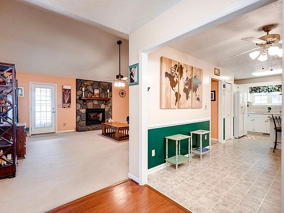 4th image of 243 Spring Forest Cir