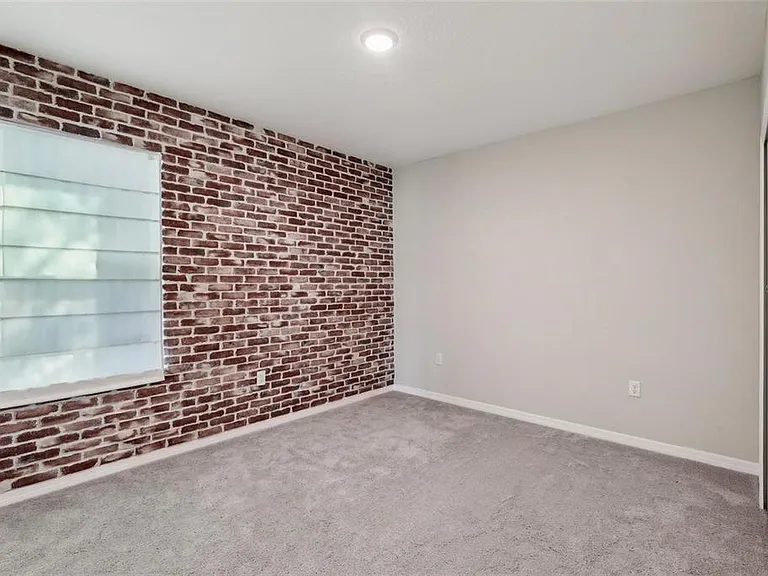 2410 Park Ave — Photo 16