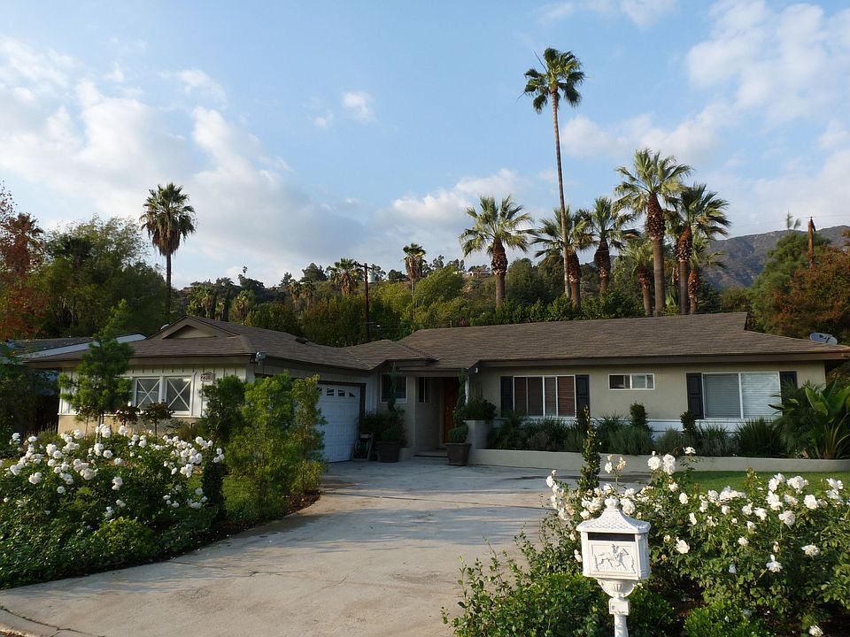 Front View with Mountain Backdrop