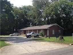 Triplex with 3 units total Listing for Unit B
