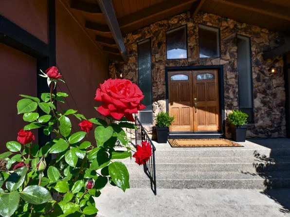 1042 Oakmont Court, Napa, CA 94559