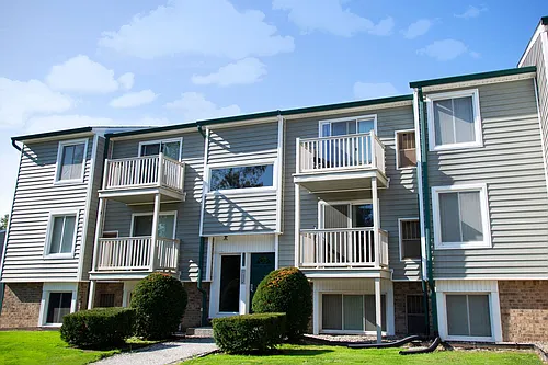 Lakeview Apartments Photo 1