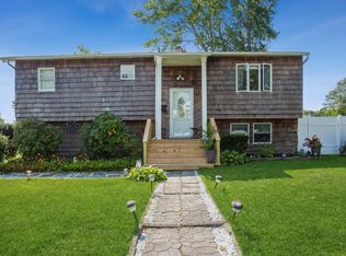 1602 Fire Ave, Medford, NY 11763
