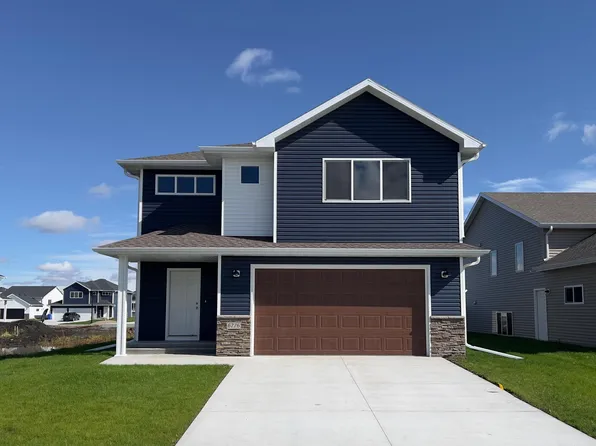 6776 32nd St S, Fargo, ND 58104