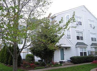 26 Madison Ct, Tinton Falls, NJ 07712