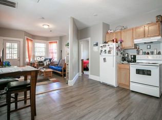 18 Gaugh St UNIT 2F, Easthampton, MA 01027