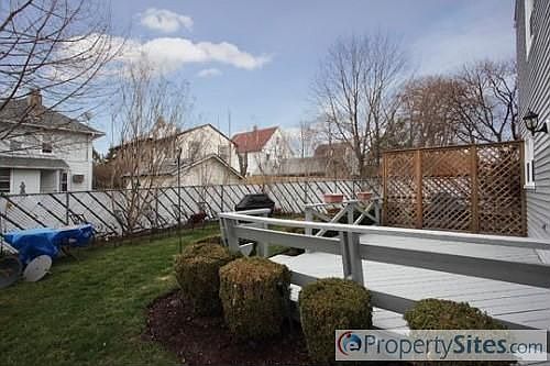 5th image of 46 Locust Ave