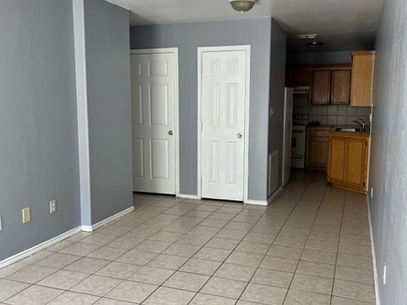 4th image of 2913 N 31st St Unit 4