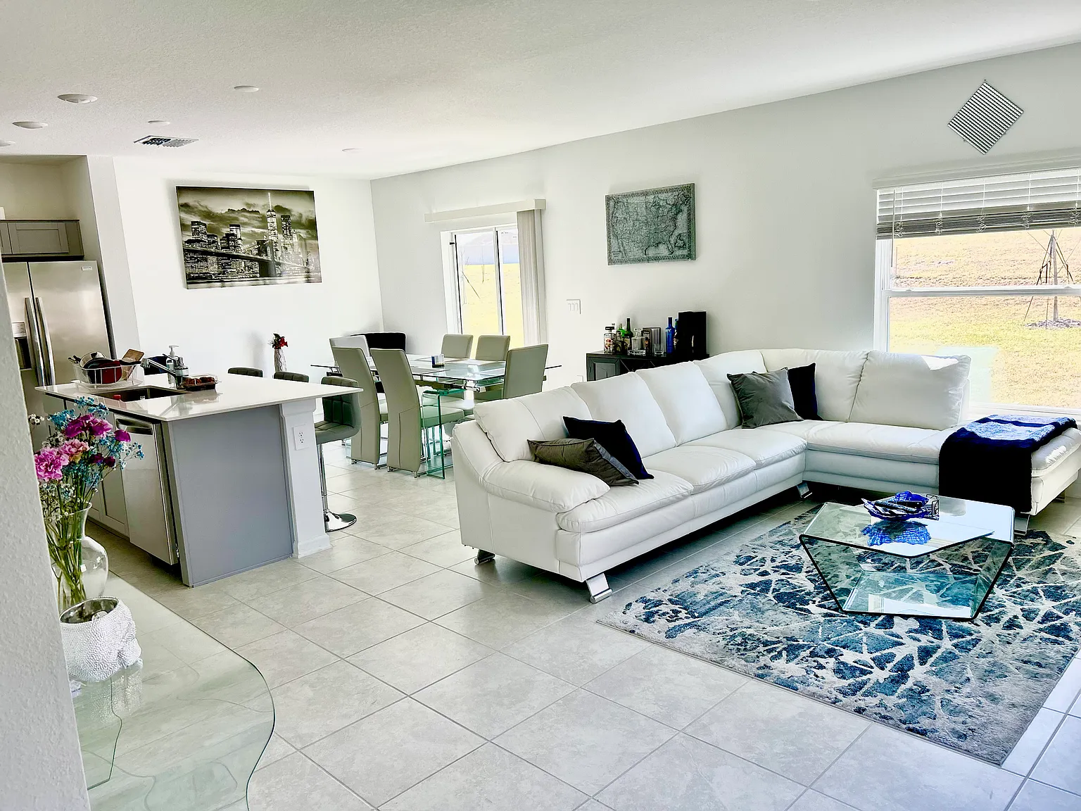 4 bed, 2.5 bath, 1879 sqft, $2,125 — Photo 2