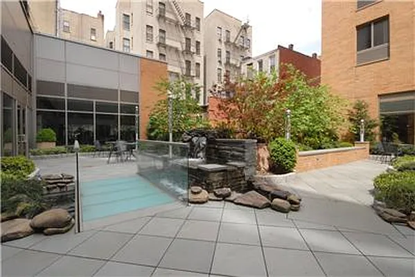 Sold by Warburg | media 2