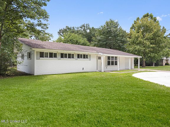 2nd image of 3504 Beachview Dr