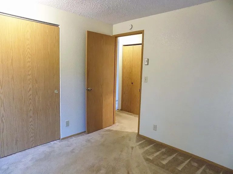 Woodside Condos "M" — Photo 17