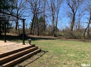 5 Prairie Rd, Macomb, IL 61455