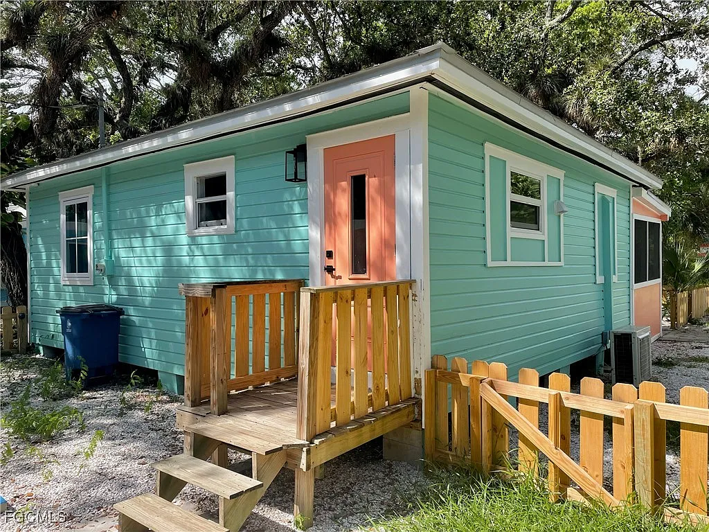 1 bed, 1.0 bath, 572 sqft, $1,900 — Photo 3
