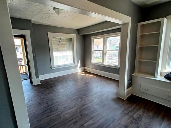 5th image of 1218 N Lockwood Ave