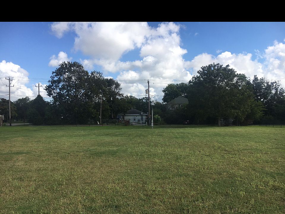 2nd image of 414 Mystery Harbor Ln #5