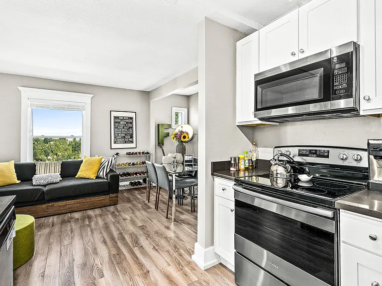 Madison View Apartments — Photo 4